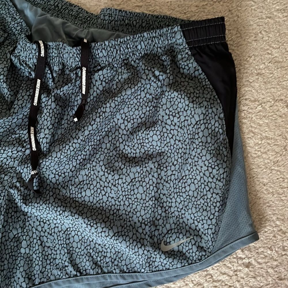 Nike Running Dri-Fit Shorts - Picture 2 of 5